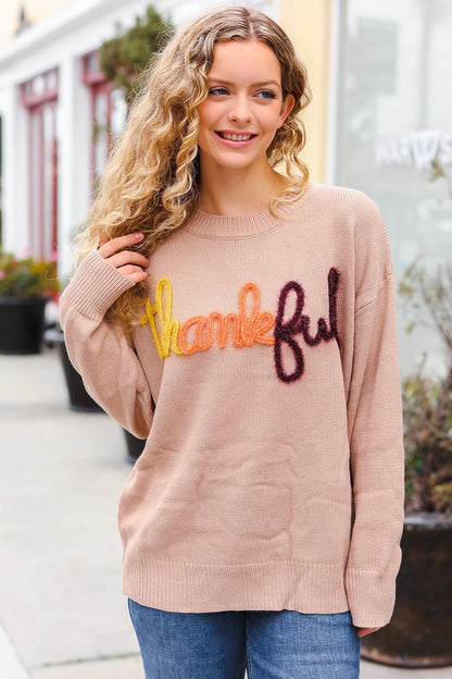 Aída® | Feeling Thankful Pop-up-Pullover mit glitzernder Stickerei in Taupe