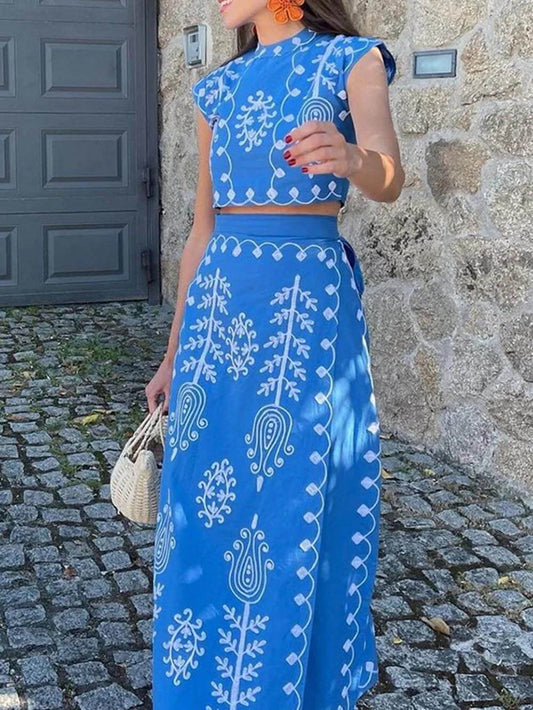 Lola - Kurzes Top mit Ethnoprint und wickelbarem Midirock mit Schnürung