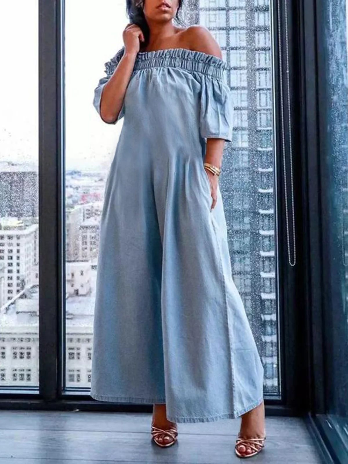 Daniela - Lässiger, lockerer Denim-Jumpsuit mit nackten Schultern