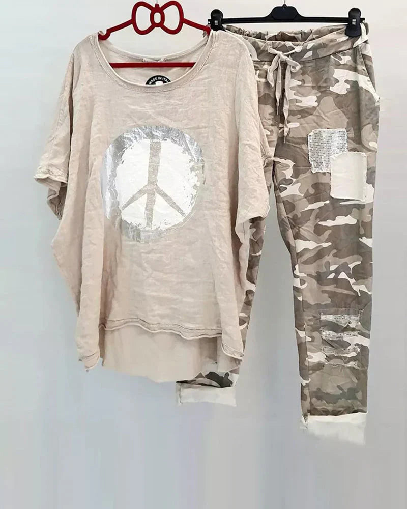 Claudia - T-Shirt und Hosenset mit Camouflage-Druck