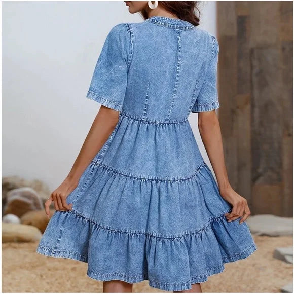 Paula - Chambray-Minikleid mit Rüschen und Knopfleiste aus Denim