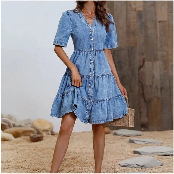 Paula - Chambray-Minikleid mit Rüschen und Knopfleiste aus Denim